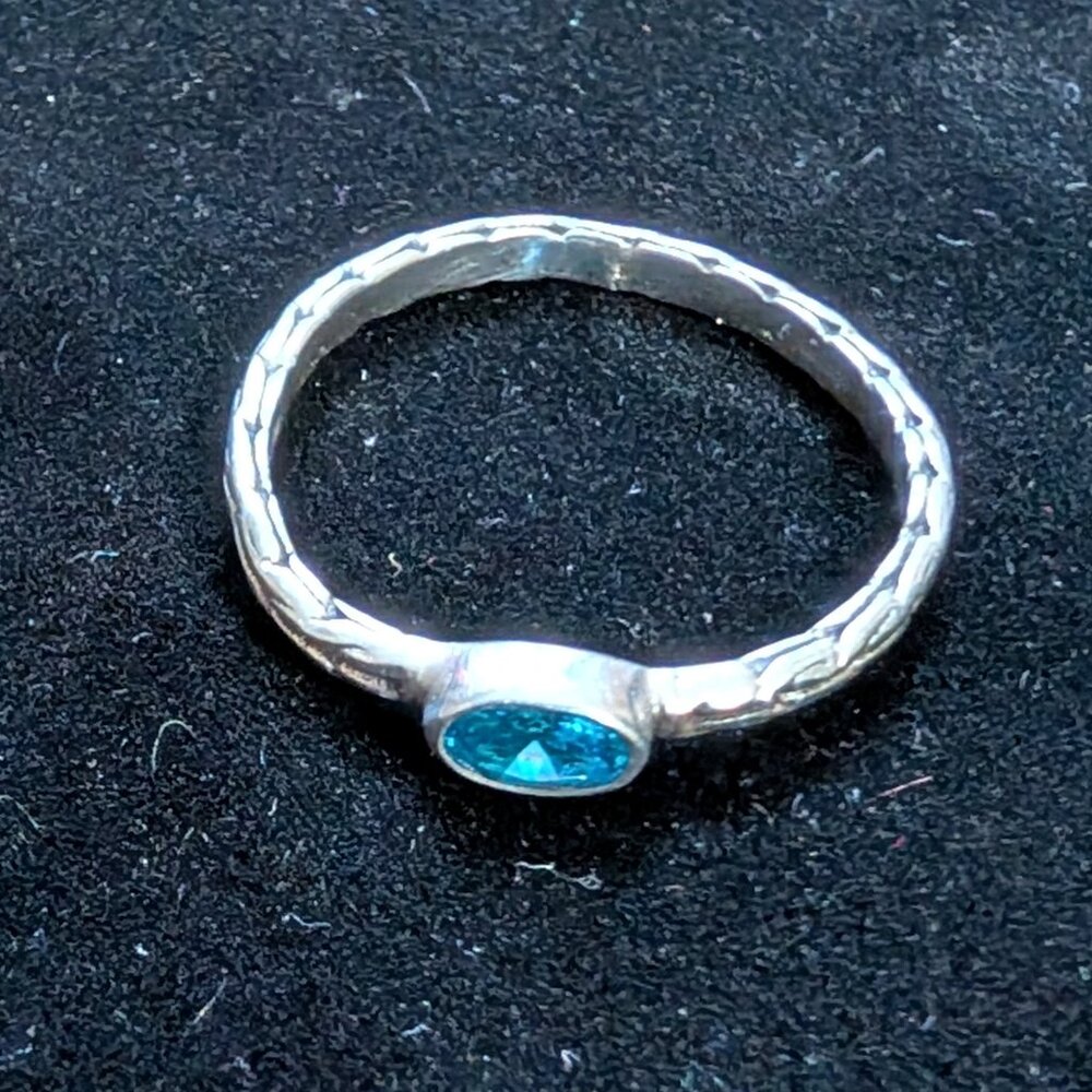 Women's Sterling Silver Blue Topaz Ring Size 7.5